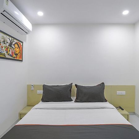 Hotel O La Veera Ahmedabad Exterior foto