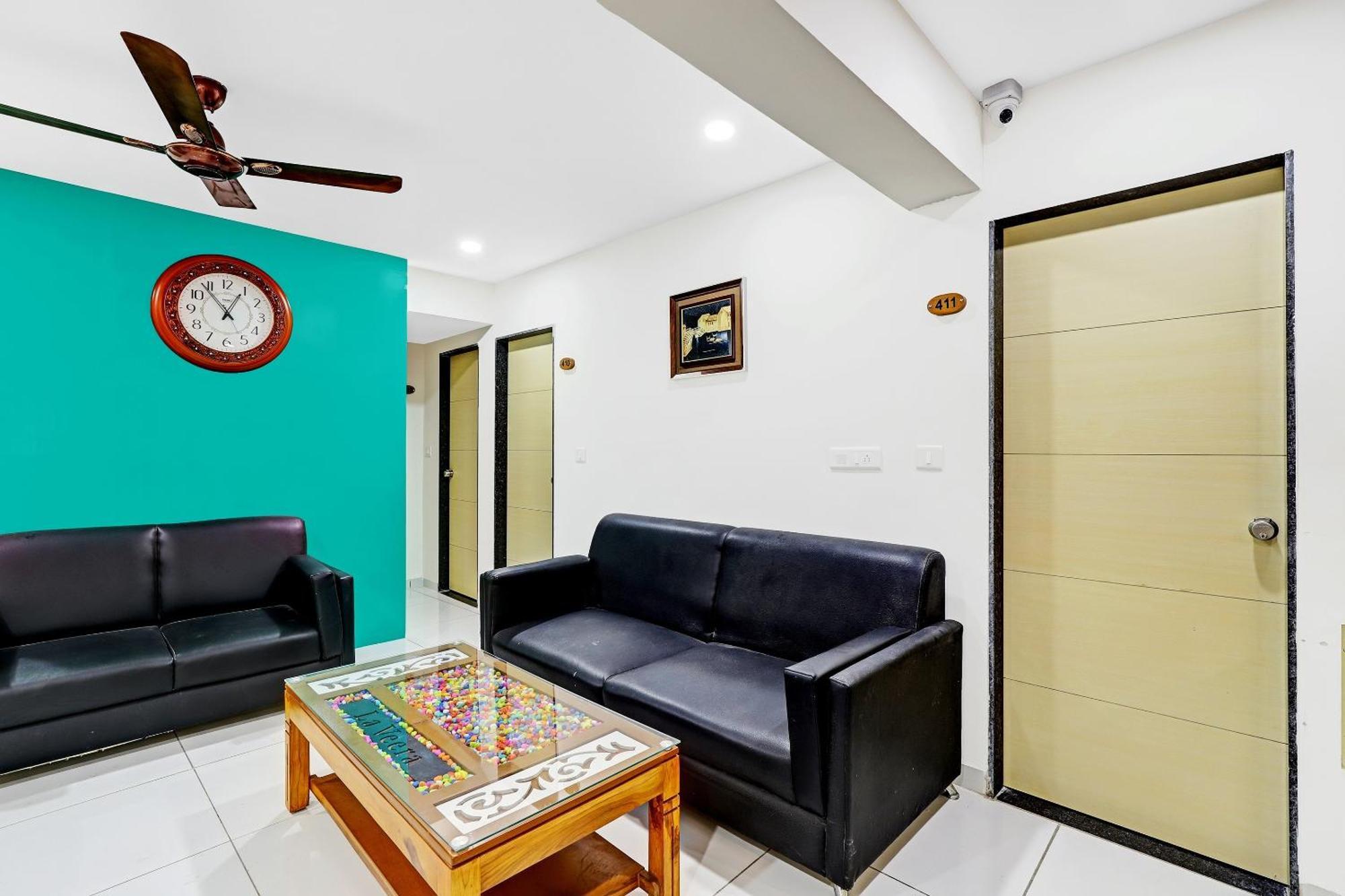 Hotel O La Veera Ahmedabad Exterior foto
