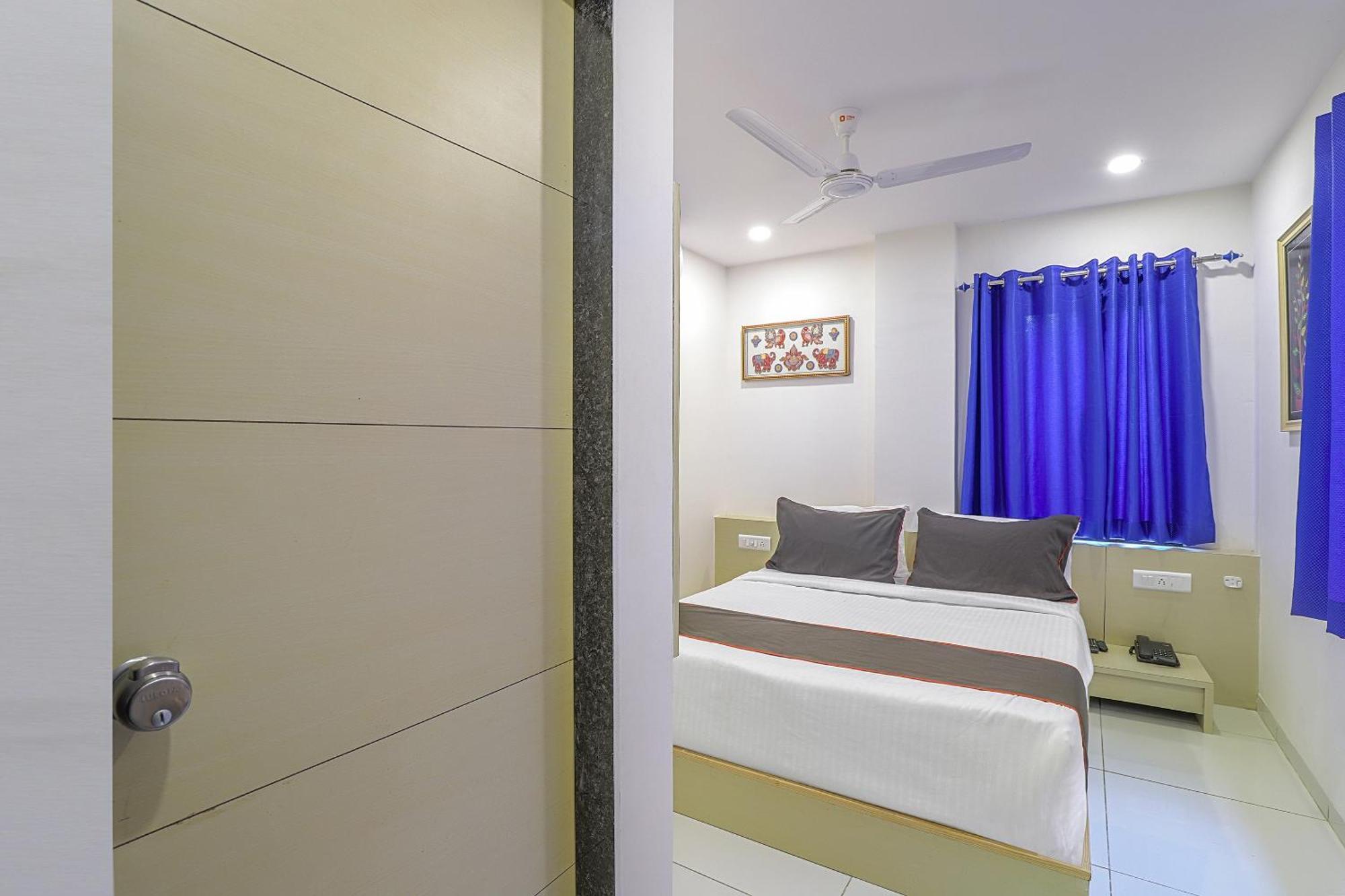 Hotel O La Veera Ahmedabad Exterior foto